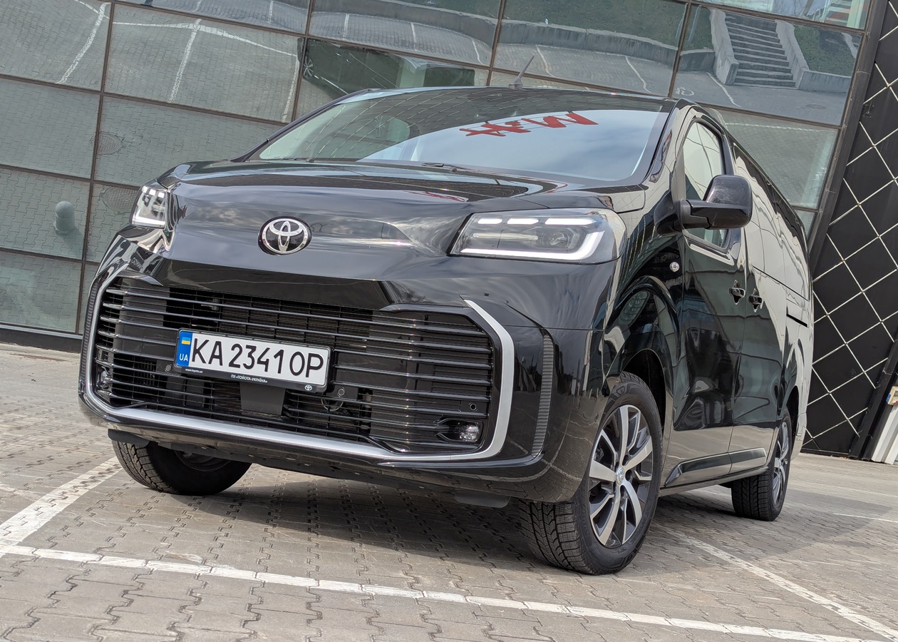 Тест-драйвВеликий вен та ще більші можливості: Toyota Proace і Proace Verso