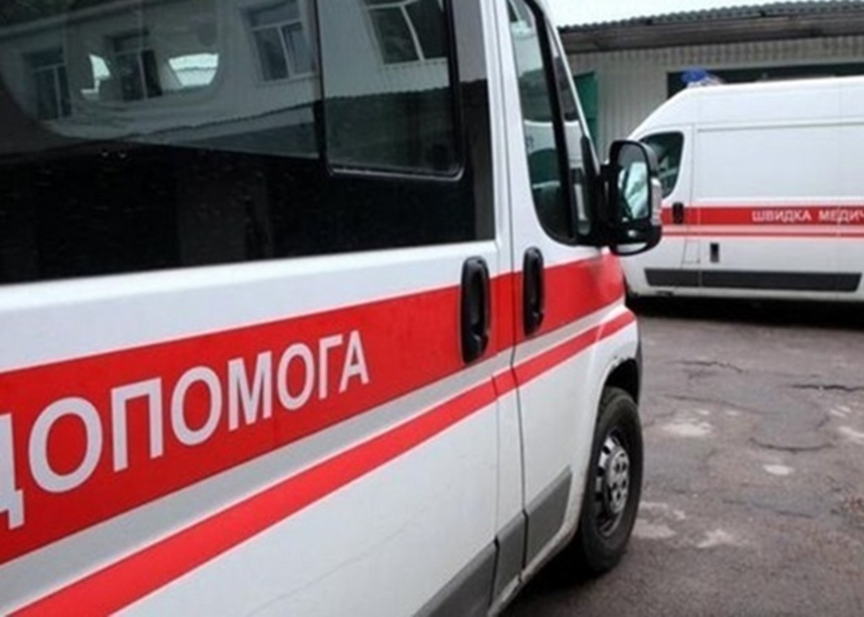 Росіяни скинули вибухівку на авто в Херсоні, є поранені