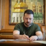 Зеленський провів кадрові зміни у війську