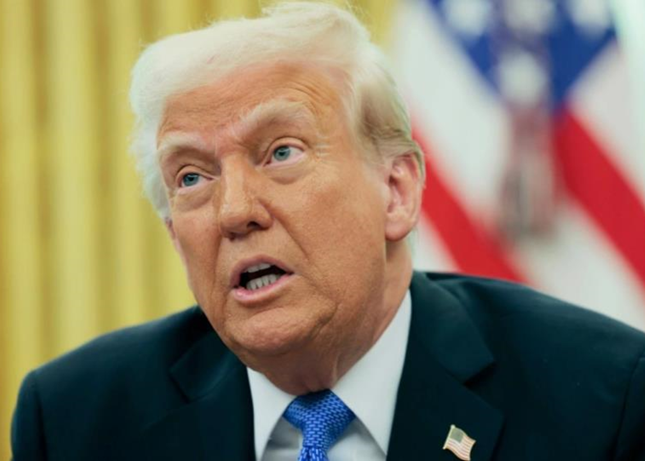 Трамп запропонував садити у в'язницю за спалення прапора США