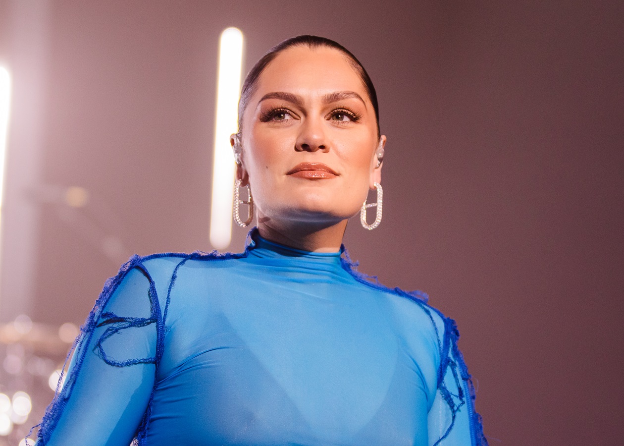 Jessie J оголосила про перемогу над раком грудей