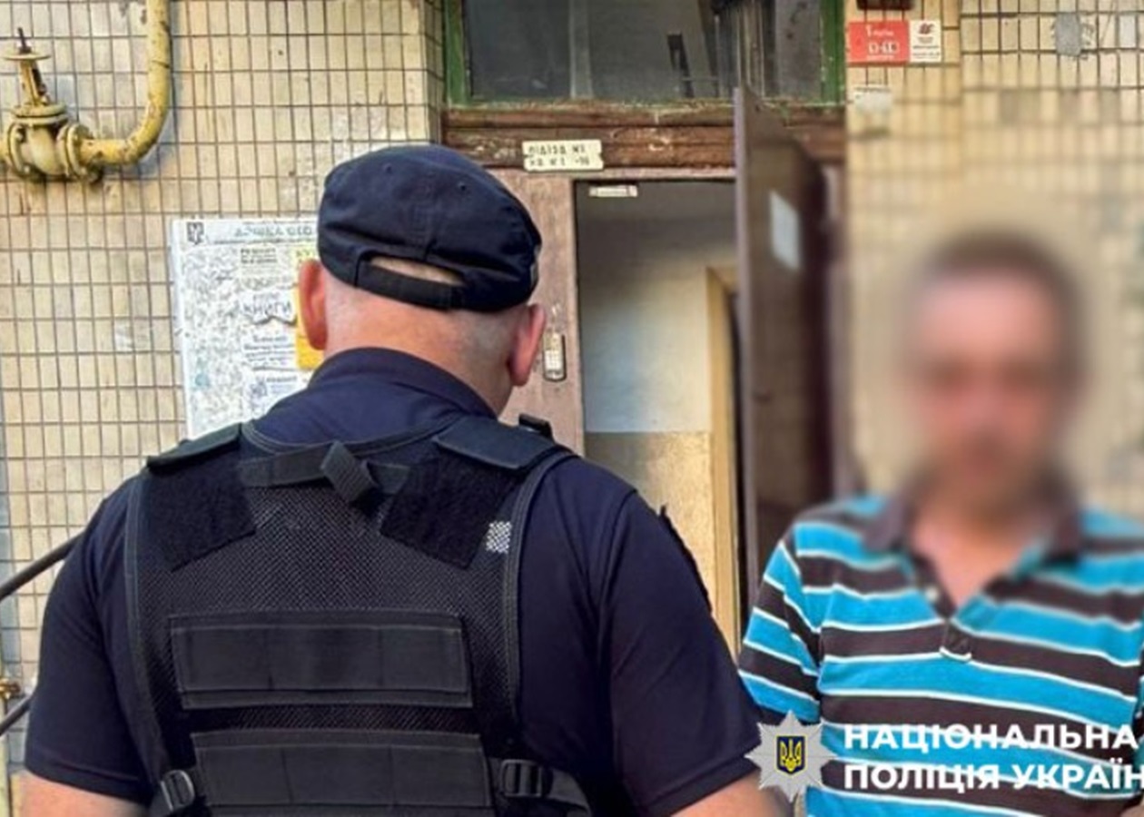 Киянину загрожує до п’яти років за запуск феєрверків з балкона