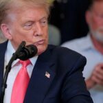 Трамп запровадив 35% мита для Канади