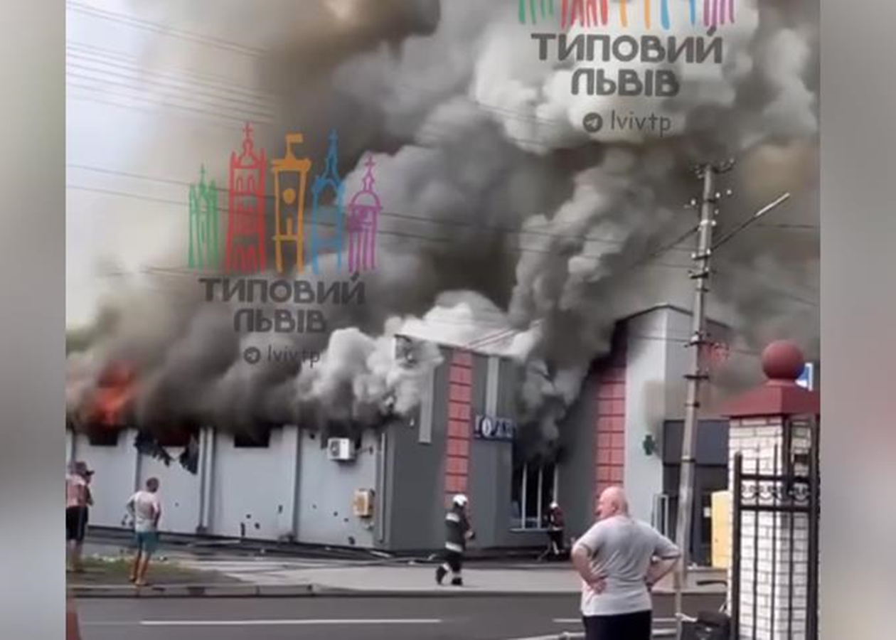На Львівщині сталася пожежа у супермаркеті