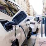 Кожне друге імпортоване українцями авто - електрокар