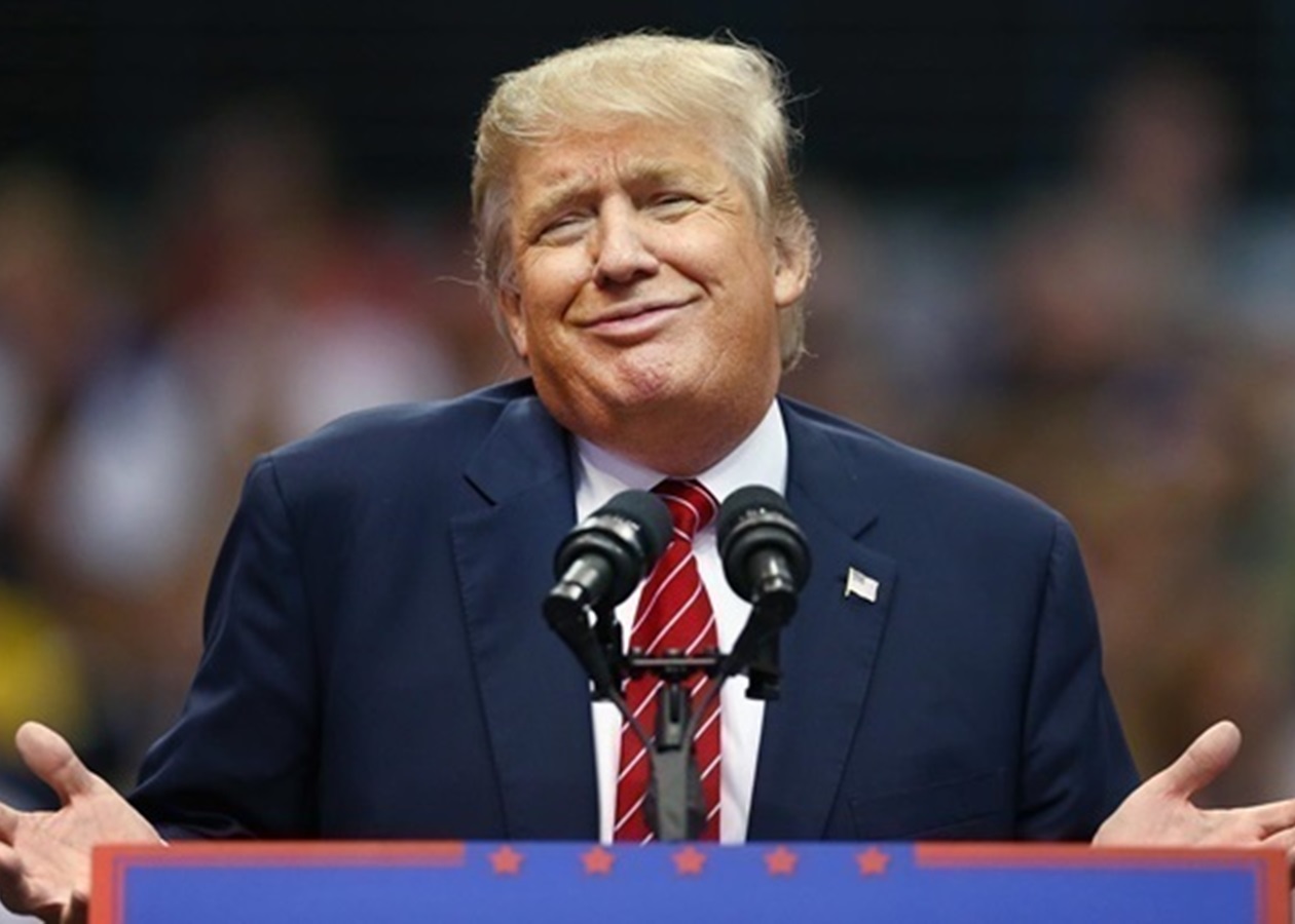 Трампу не вдається відволікти увагу американців від справи Епштейна – ЗМІ