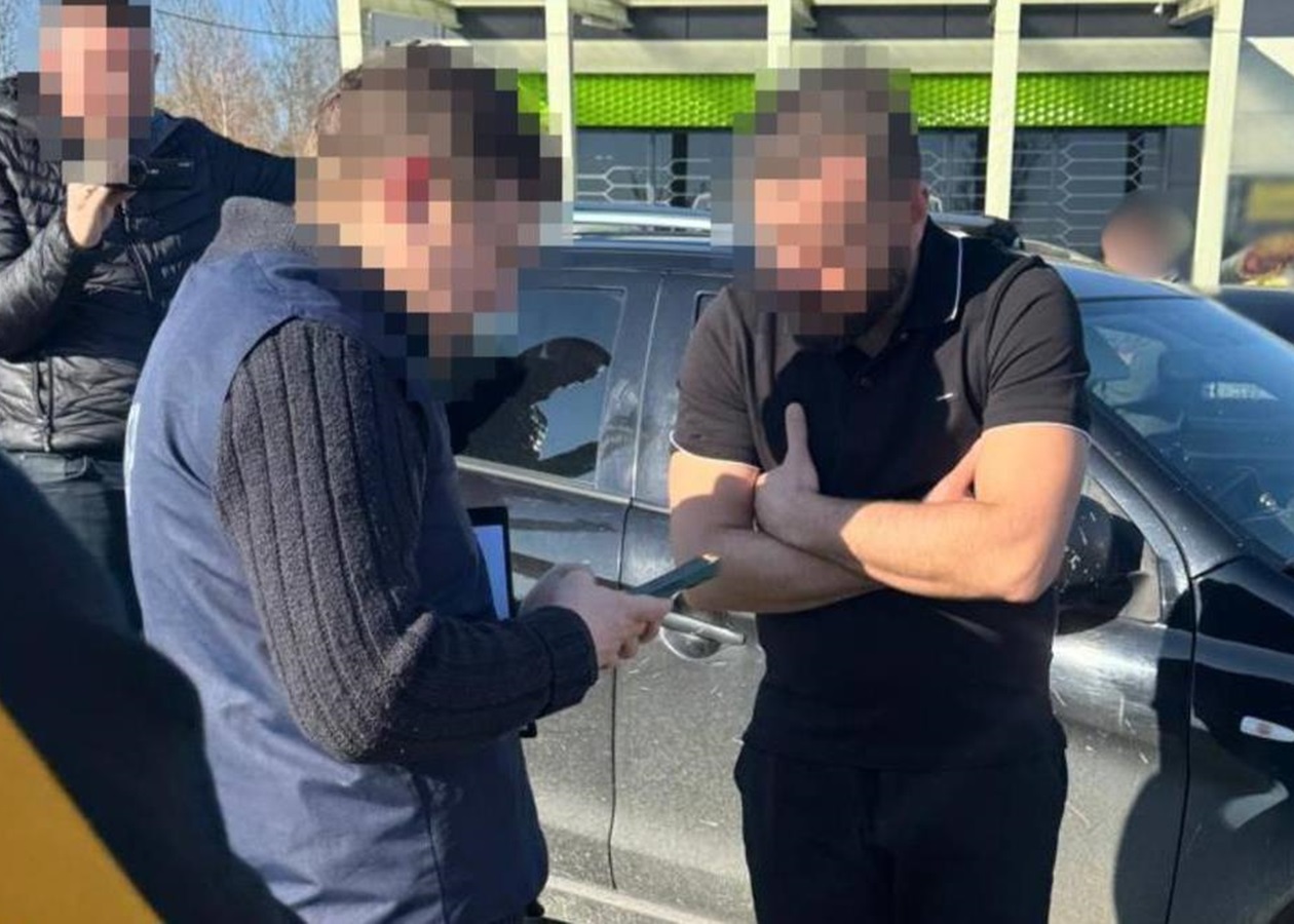 "Допомагав" ухилянтам і погрожував судді: на Львівщині затримано адвоката