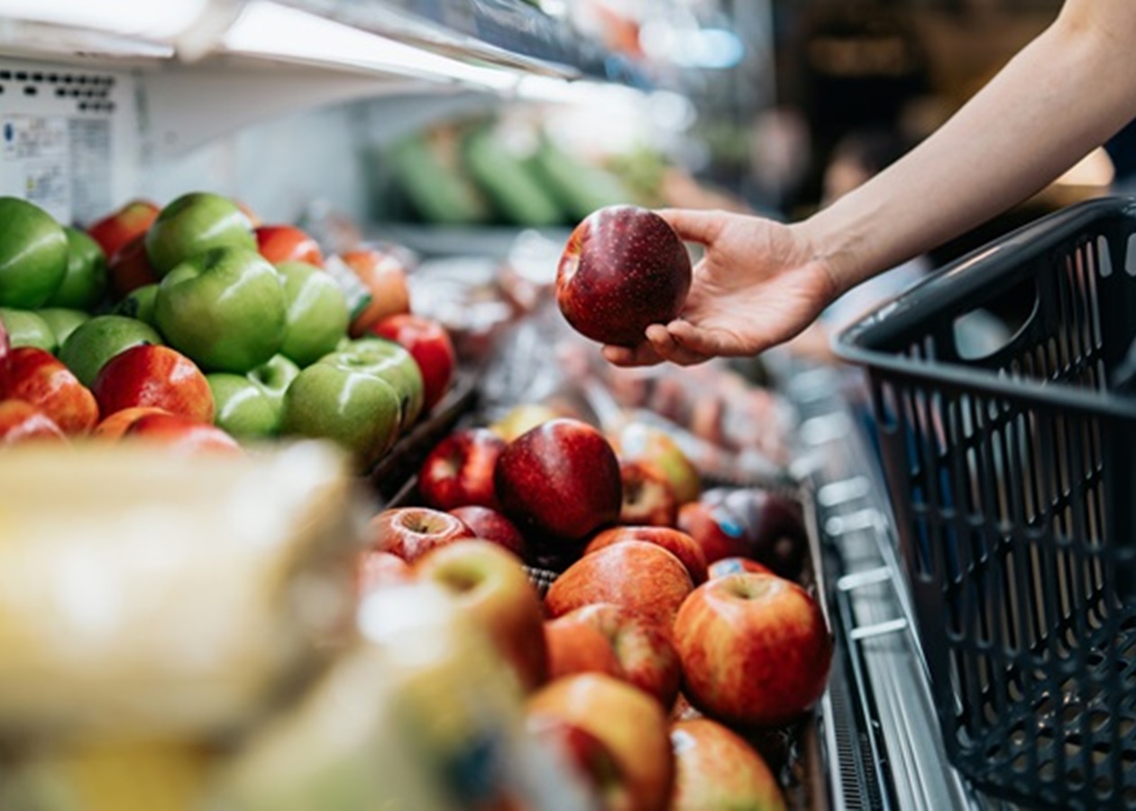 Ціни на продукти в Україні наблизилися до європейських, деякі перевищили їх