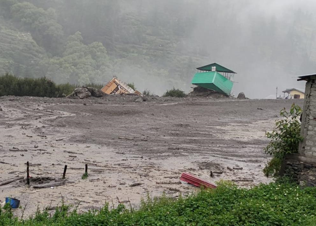 Потужна повінь змила село в Індії