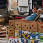 Ціни в Україні впали вперше за два роки
