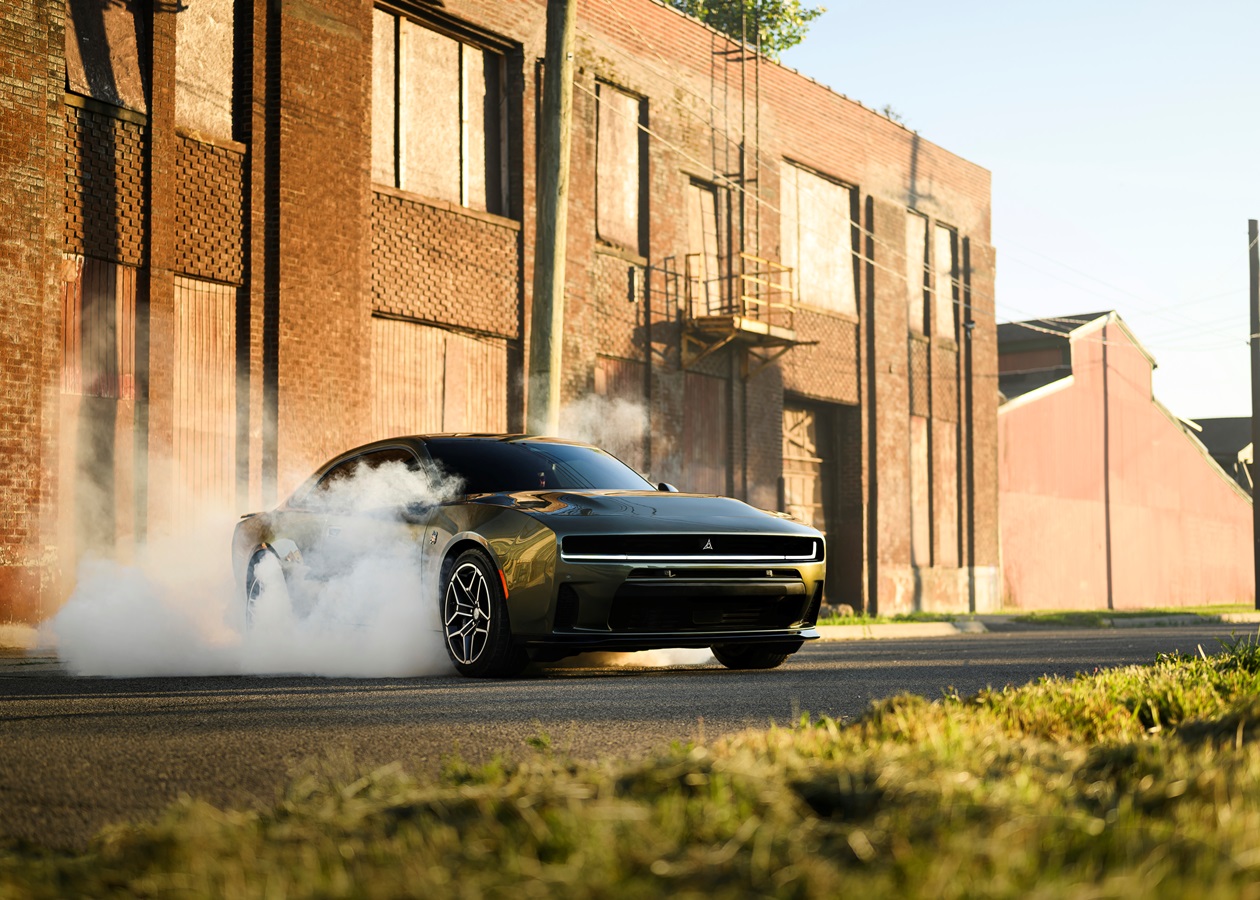 Dodge повертає бензиновий Charger