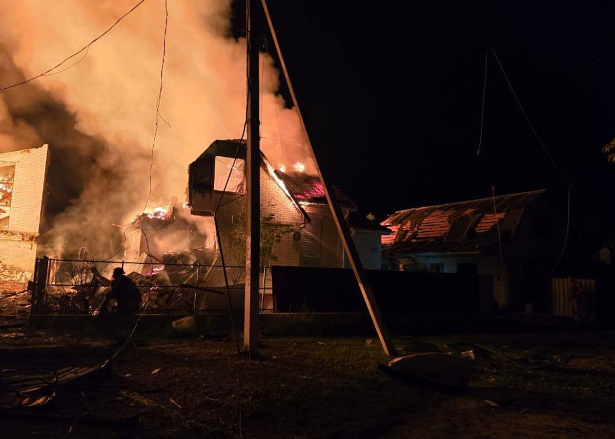 Ворожі дрони вдарили по центру Балаклії: що відомо
