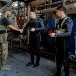 Буданов перевірив позиції на Зміїному та газових "вишках" у Чорному морі