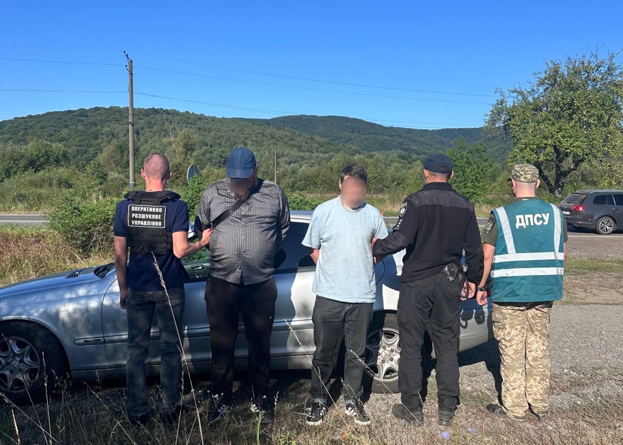 Священник УПЦ МП хотів провезти ухилянта під рясою