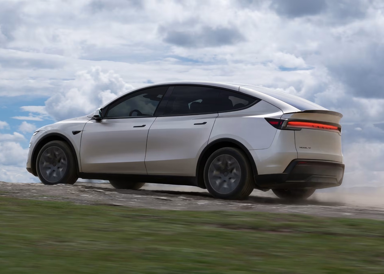 Tesla представила шестимісну версію Model Y у Китаї