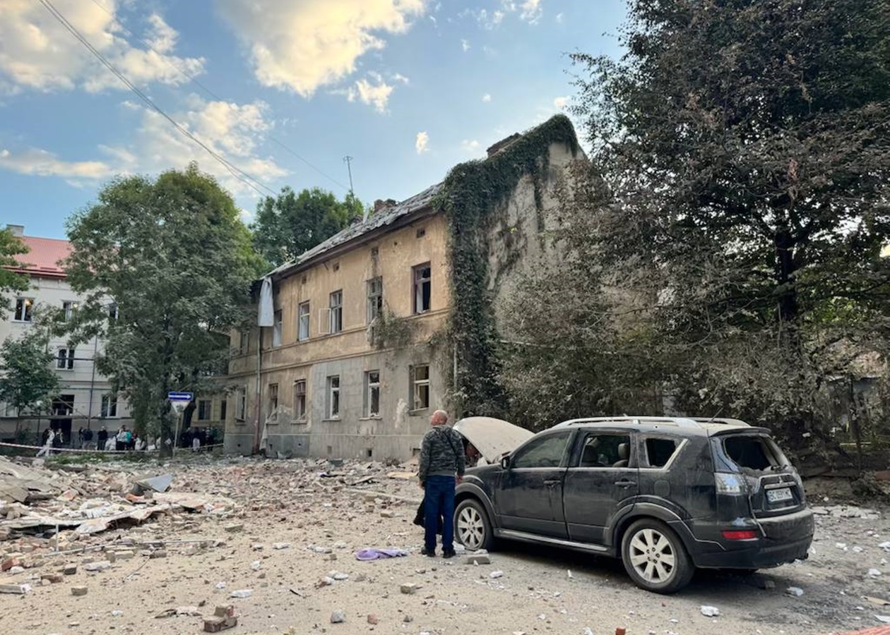 Росіяни вдарили по Львову, є жертва